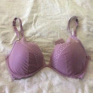 Victoria’s Secret lightly lined lace plunge bra